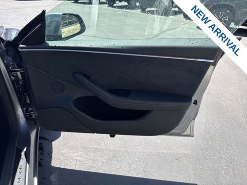 Used 2025 Tesla Model 3 Long Range AWD/4WD image 10
