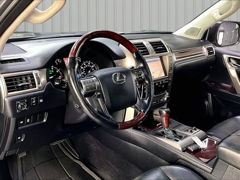 Used 2015 Lexus GX 460 w/ Premium Package AWD/4WD image 17