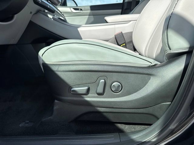 Used 2025 Hyundai Palisade SEL FWD image 19