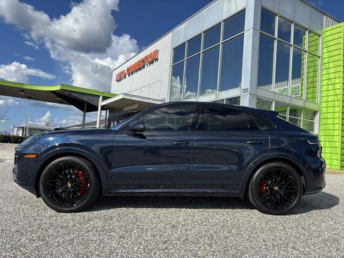 Used 2025 Porsche Cayenne S AWD/4WD image 48