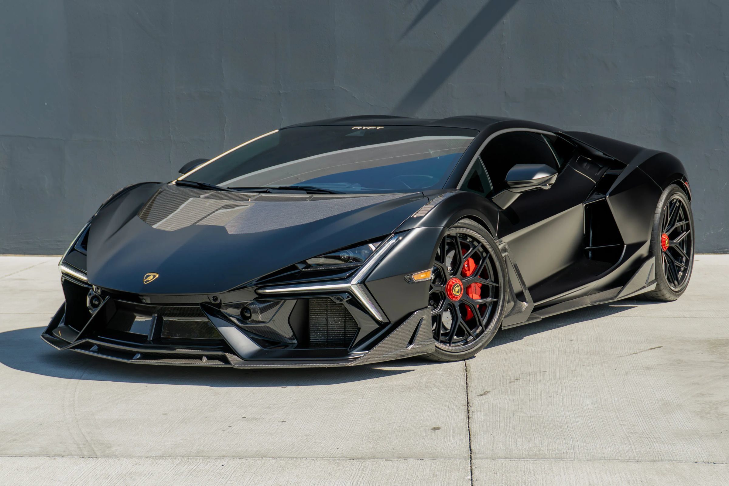 Used 2025 Lamborghini Revuelto AWD/4WD image 3