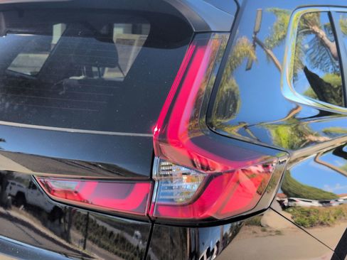 Used 2025 Honda CR-V EX image 11