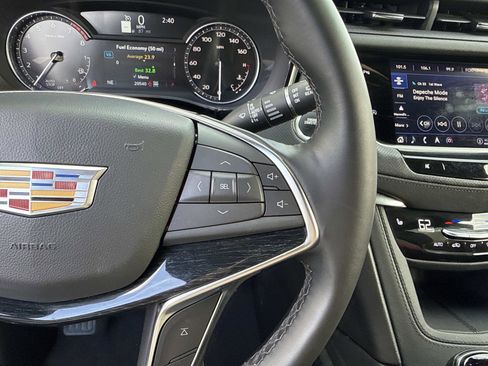 Certified 2025 Cadillac XT5 Premium Luxury image 32