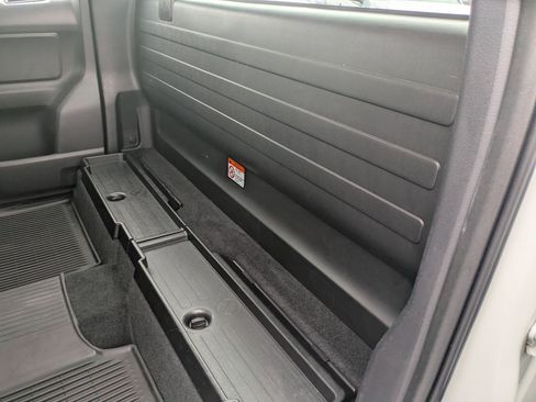 Used 2018 Toyota Tacoma SR image 27