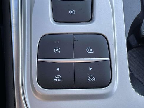 Used 2023 Ford Explorer XLT w/ Equipment Group 202A image 21