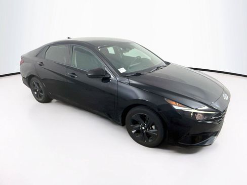 Used 2022 Hyundai Elantra SEL FWD image 7