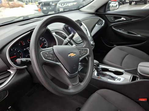 Used 2022 Chevrolet Malibu LT image 25
