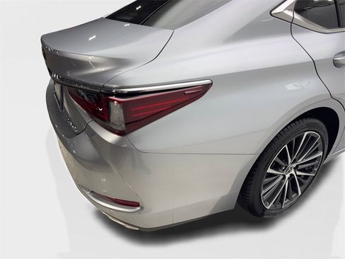 Used 2023 Lexus ES 350 w/ Premium Package image 18