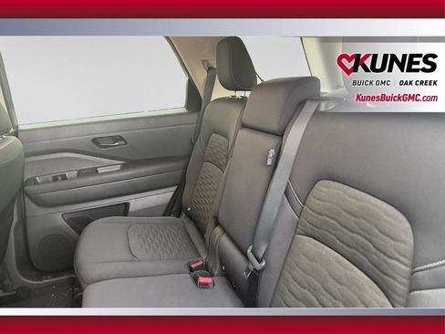 Used 2025 Nissan Pathfinder SV AWD/4WD image 33