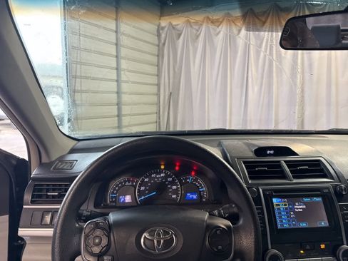 Used 2012 Toyota Camry LE image 21
