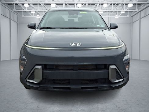 Used 2024 Hyundai Kona SE AWD/4WD image 2