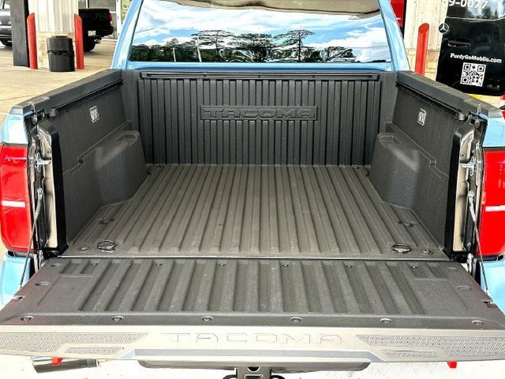 Used 2026 Toyota Tacoma TRD Off-Road AWD/4WD image 31