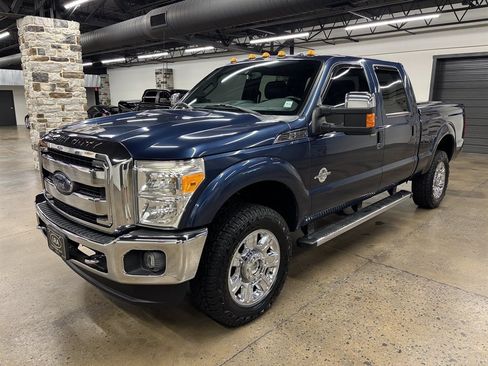 Used 2016 Ford F250 Lariat w/ Lariat Ultimate Package AWD/4WD image 3