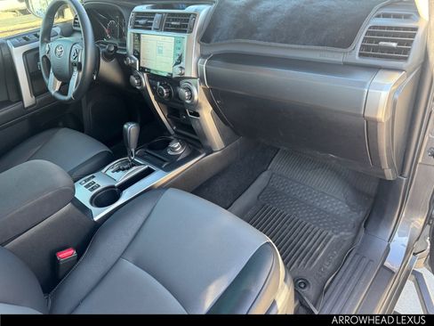 Used 2022 Toyota 4Runner SR5 Premium image 11