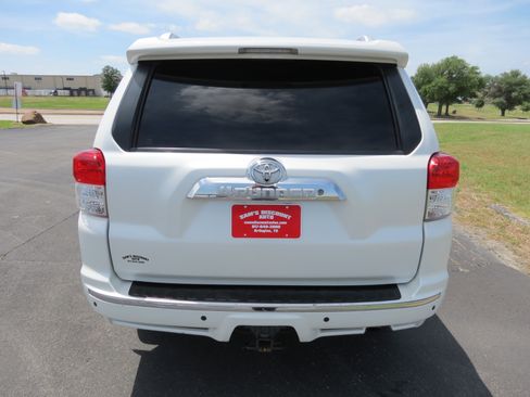 Used 2011 Toyota 4Runner SR5 RWD image 8