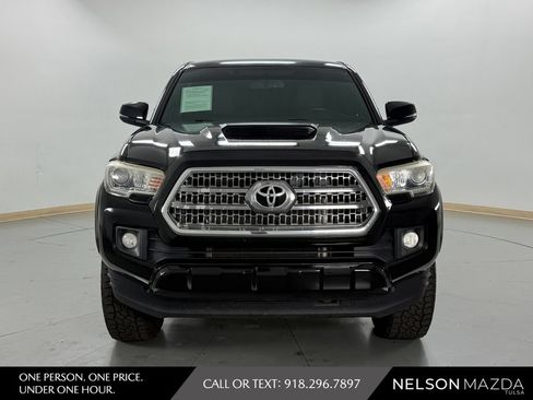 Used 2016 Toyota Tacoma TRD Sport w/ Towing Package AWD/4WD image 2