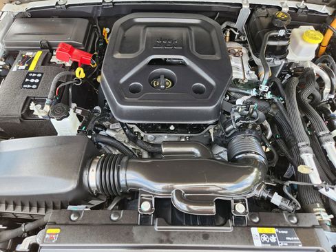 Used 2023 Jeep Wrangler Unlimited Rubicon 4xe AWD/4WD image 40