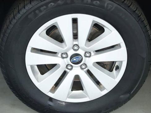 Used 2017 Subaru Outback 2.5i Premium image 33