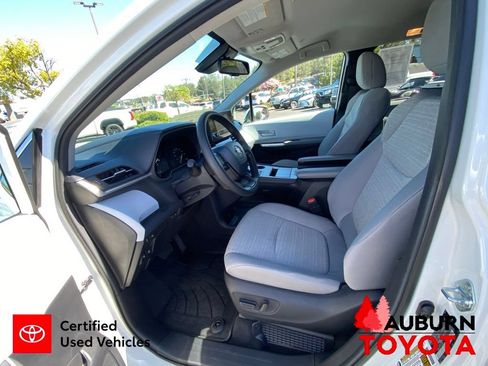 Certified 2026 Toyota Sienna LE FWD image 35