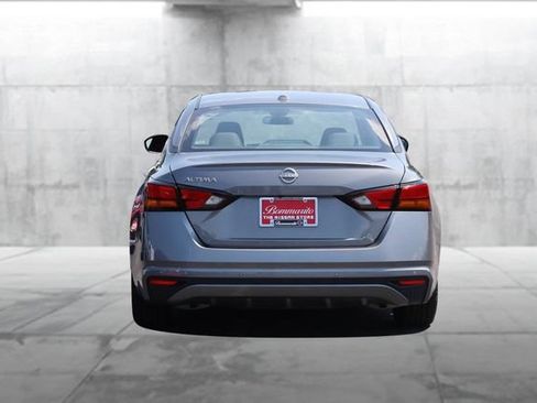 Certified 2025 Nissan Altima 2.5 SV FWD image 6