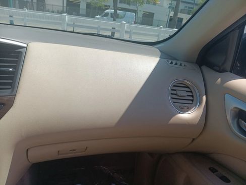 Used 2015 Nissan Pathfinder SL FWD image 20
