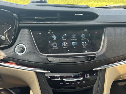 Used 2019 Cadillac XT5 Luxury AWD/4WD image 13