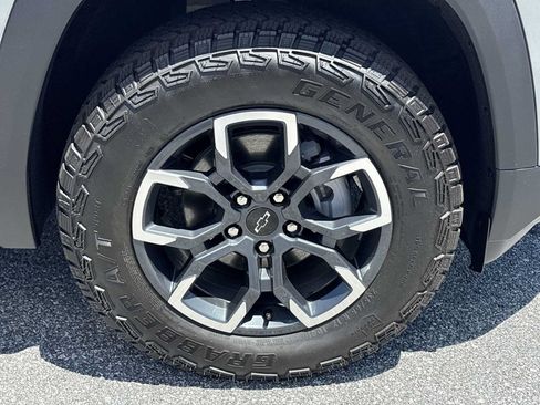 New 2026 Chevrolet Equinox ACTIV w/ Safety and Technology Package FWD image 32