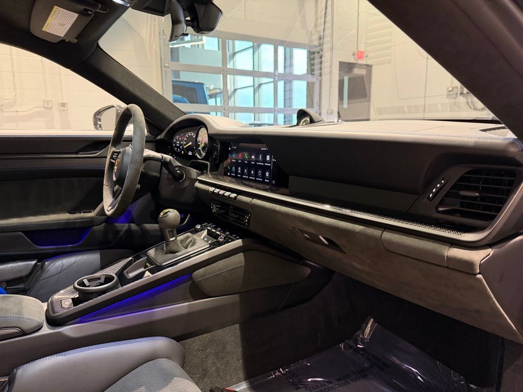 Used 2022 Porsche 911 GT3 w/ Extended Leather Package RWD image 43