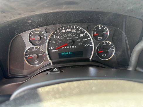 Used 2015 Chevrolet Express 2500 RWD image 54