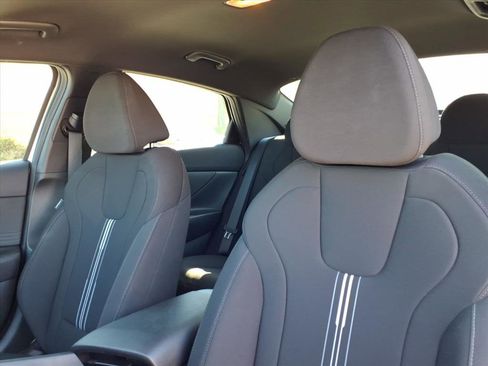 Certified 2025 Hyundai Elantra Sport image 30