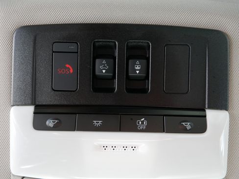 Certified 2022 Nissan Rogue SL w/ SL Premium Package image 34