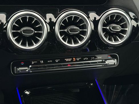 Certified 2025 Mercedes-Benz GLA 250 image 18