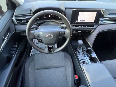 Used 2025 Toyota Camry LE w/ Convenience Package FWD image 11