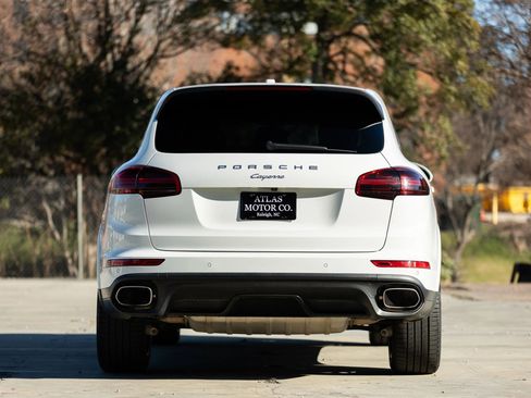Used 2017 Porsche Cayenne Platinum Edition image 7
