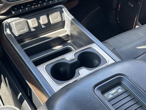 Used 2018 GMC Sierra 1500 Denali w/ Denali Ultimate Package image 16