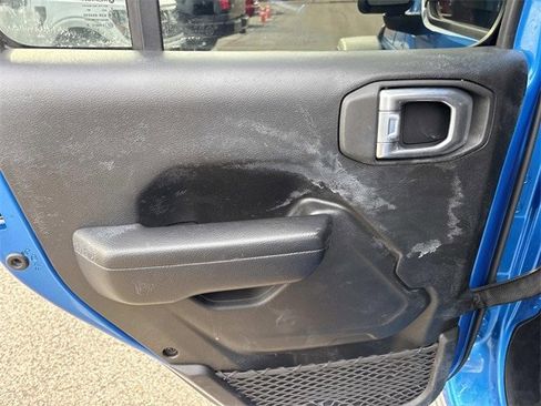 Used 2024 Jeep Gladiator Mojave image 19