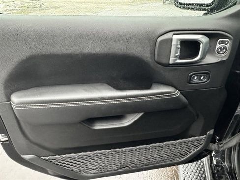 Certified 2022 Jeep Wrangler Unlimited Sahara w/ Cold Weather Group image 20