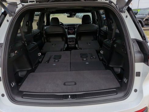 New 2025 Jeep Grand Cherokee L Altitude image 44