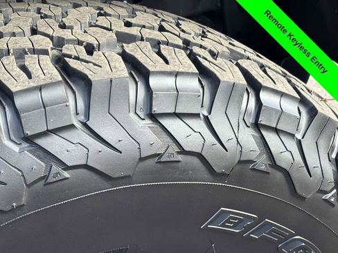 Used 2023 Jeep Gladiator Sport image 32