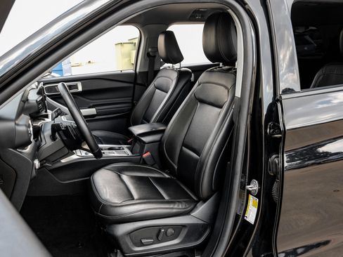 Used 2020 Ford Explorer XLT w/ Equipment Group 202A RWD image 25