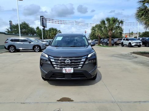 Used 2024 Nissan Rogue SV w/ SV Premium Package FWD image 8