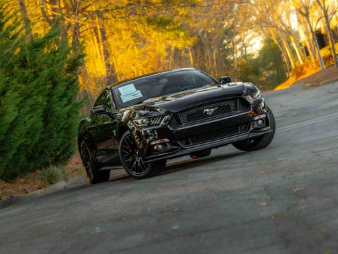 Used 2017 Ford Mustang GT Premium w/ GT Performance Package image 21