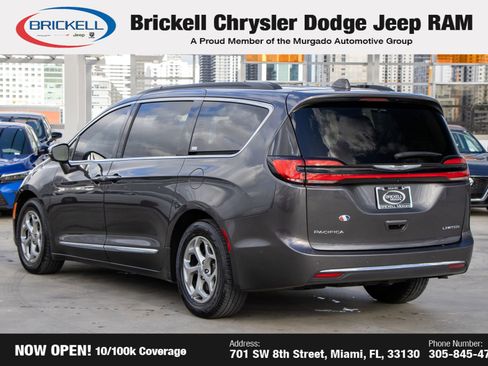 Used 2022 Chrysler Pacifica Limited image 7