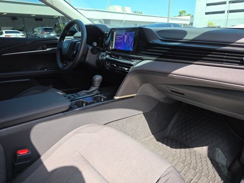 Used 2025 Toyota Camry LE FWD image 13