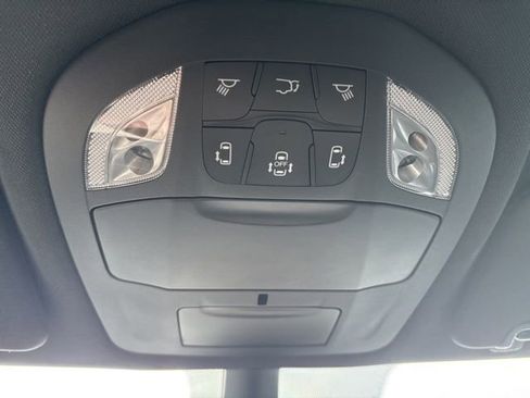 Used 2024 Chrysler Pacifica Touring-L w/ S Appearance Package image 23