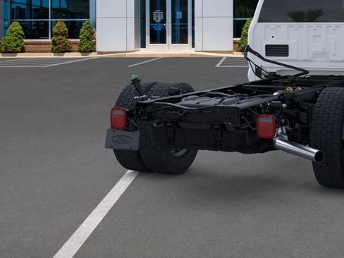 New 2025 Ford F550 4x4 Regular Cab Super Duty image 21