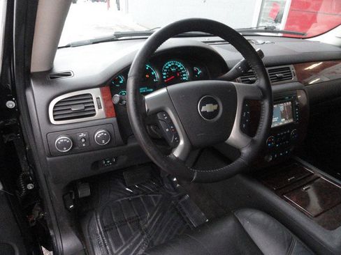 Used 2010 Chevrolet Suburban LTZ image 7