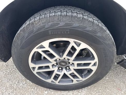 Used 2025 Ford Expedition Active AWD/4WD image 32