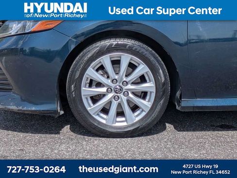 Used 2018 Toyota Camry LE FWD image 10