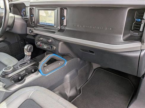 Used 2022 Ford Bronco Black Diamond image 21